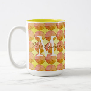 Gelbes Orange Polka Dot Monogramm Zweifarbige Tasse