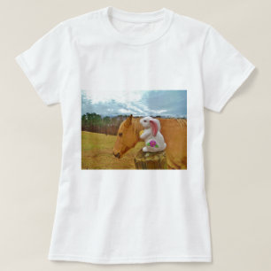 Gelbes Pferd, Frühlingshasen T-Shirt