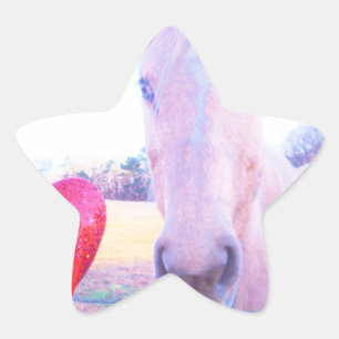 Gelbes Pferd und Rotes Herz Stern-Aufkleber