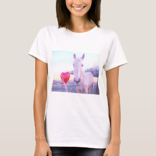 Gelbes Pferd und Rotes Herz T-Shirt