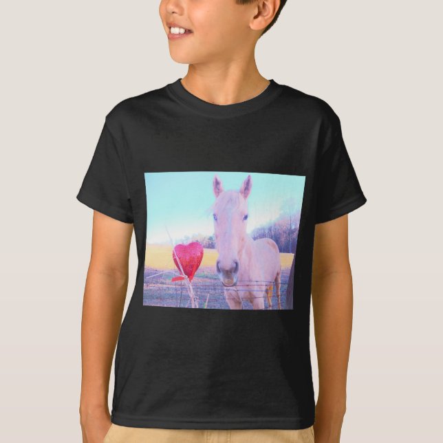 Gelbes Pferd und Rotes Herz T-Shirt (Vorderseite)