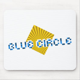 Gelbes Quadrat mit Balken und optischem Pixel-Text Mousepad