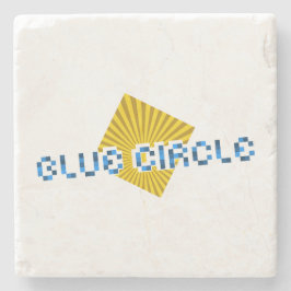 Gelbes Quadrat mit Balken und optischem Pixel-Text Steinuntersetzer