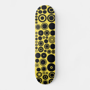 Gelbes, schwarzes Retrokreismuster Skateboard