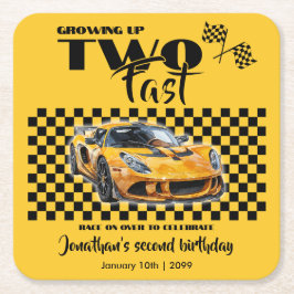 Gelbes Sportwagen bis zum 2. Geburtstag Rechteckiger Pappuntersetzer