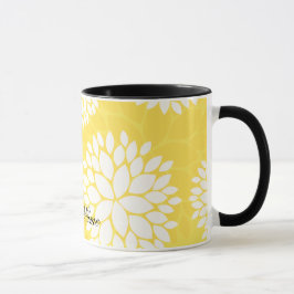 Gelbes weißes Blumenmonogramm-Muster Tasse