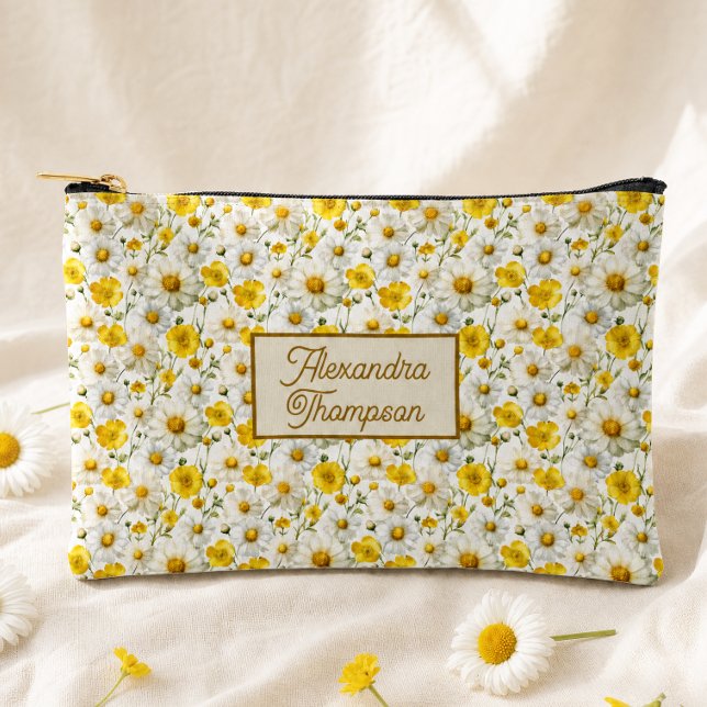 Gelbes Wildblumen-Muster-Monogramm-Name Zubehörtasche (Von Creator hochgeladen)