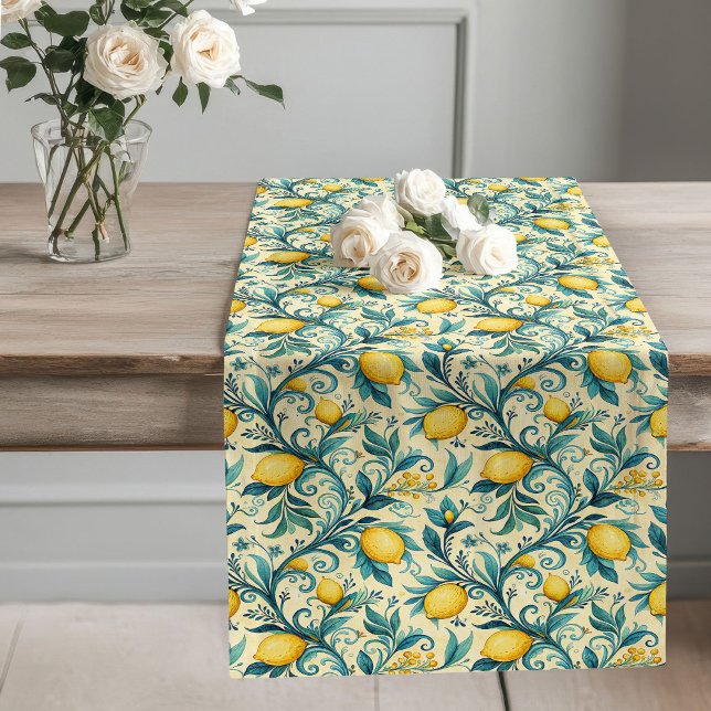 Gelbfarbene Zitronen Mittelmeerfliesen Großer Tischläufer (Watercolor yellow lemons Mediterranean tiles Long Table Runner)