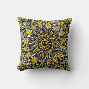 Gelbgrüne handgezeichnete Mandala-Design Kissen