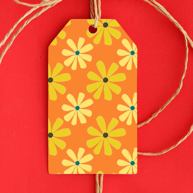 Gelborange Retro 70er Daisies Muster Geschenkanhänger (Von Creator hochgeladen)