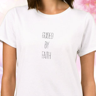 Geleitet vom Glauben Christliche Minimal-Typografi T-Shirt