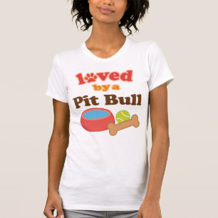 Geliebt durch ein Pitbull (Hundezucht) T-Shirt