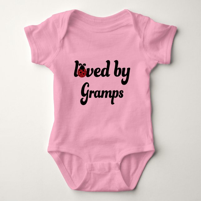 Geliebt durch Gramps Geschenk Baby Strampler (Vorderseite)