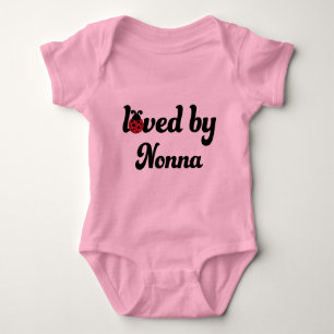 Geliebt durch Nonna Geschenk Baby Strampler