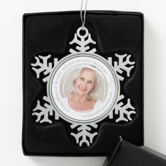 Geliebte jenseits von Worten fehlte jenseits von F Schneeflocken Zinn-Ornament (Box)