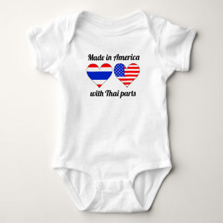 Gemacht in Amerika mit thailändischen Teilen Baby Strampler