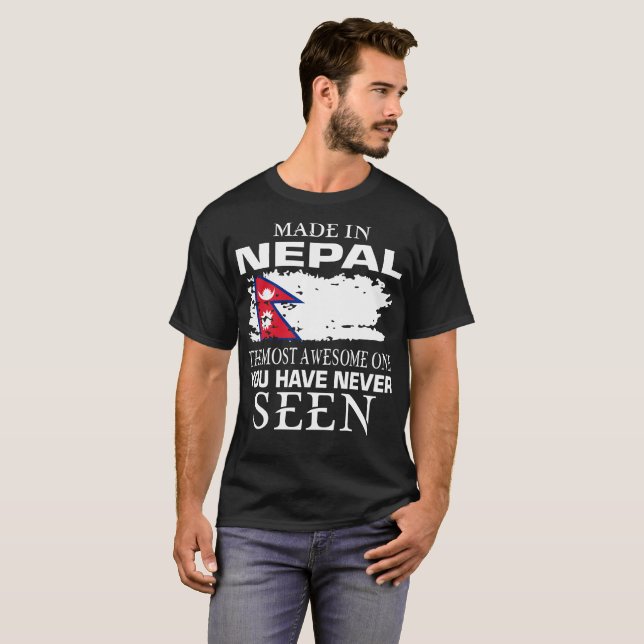 Gemacht in Nepal fantastischstes  nie gesehen T-Shirt (Vorne ganz)