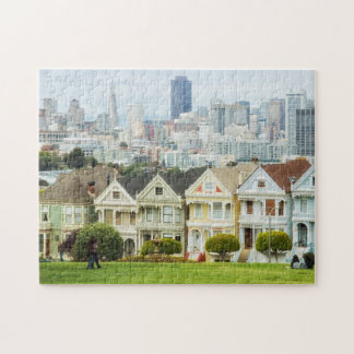 Gemalte Damen, viktorianische Häuser und Skyline Puzzle