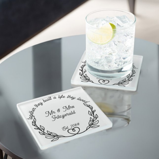 Gemeinsam bauten sie ein Leben, das sie Herrn und  Glasuntersetzer (Mr and Mrs glass coasters from Newlywed Christmas Gift Ideas collection by Darling & May)