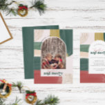 Gemeinsam und Merry | Foto Arch Moderne Weihnachte Feiertagskarte<br><div class="desc">Mit abstrakten Pinselstrichen und trendigem Bogen, die Ihr LieblingsFoto prägen. Moderne Farbpalette und Goldakzente machen diese Fotokarte zu einem Vintagen Gefühl mit modernem Flair. Klassische Erdtöne mit atemberaubendem Kupferton und dunkelgrün sind perfekt für den Urlaub. Fügen Sie Ihre Personalisierung für eine wirklich einzigartige Karte hinzu. Fügen Sie diesem Design Ihre...</div>