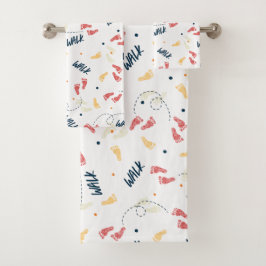 Gemeinsam wandern: Das Muster des Footprint Badhandtuch Set