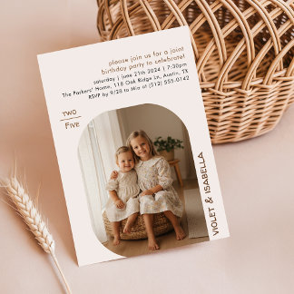 Gemeinsame Schwester Geschwister Zwei Kinder Foto  Einladung