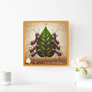 "Gemeinschaftlicher Erfolg" Quadratische Wanduhr