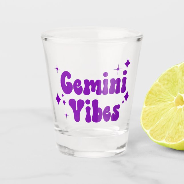 Gemini Vibes Zodiac Astrologie Lila Stars Schnapsglas (Vorderseite)
