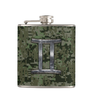Gemini Zodiac Sign auf Green Digital Camouflage Flachmann