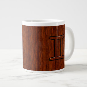 Gemini Zodiac Sign auf Mahogany Holzstil Jumbo-Tasse