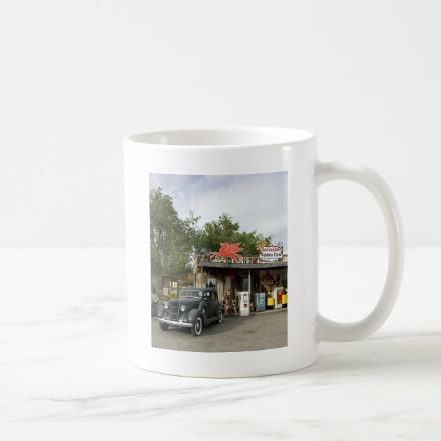 Gemischtwarenladen des Weg-66 u. Tankstelle Kaffeetasse (Rechts)