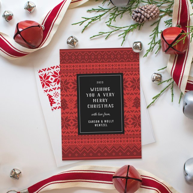 Gemusterte Weihnachtskarte (Red Christmas sweater patterned card with black box in the middle with year, message and name text)