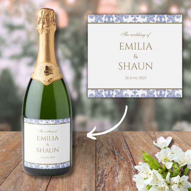 Gemusterter Vintager Dusty Blue und White (Von Creator hochgeladen)