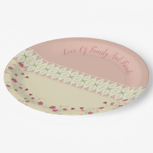 Gemustertes Design mit Herz Pappteller (Schrägansicht)