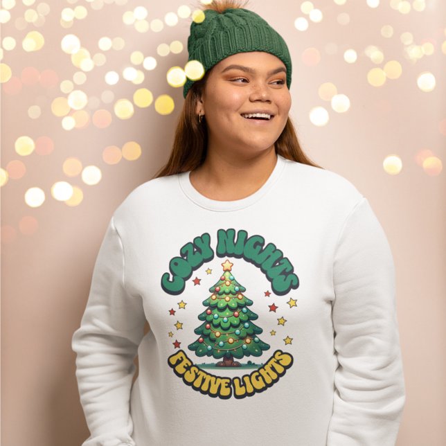 Gemütliche Nächte, festliche Lichter Weihnachtsbau Sweatshirt (Von Creator hochgeladen)