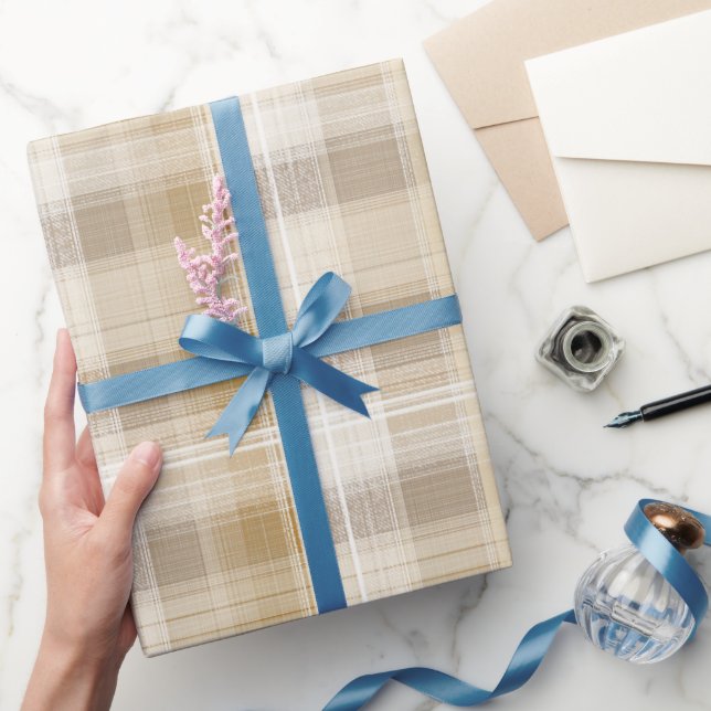 Gemütliche Tan Creme Cottage Leinen Karomuster Geschenkpapier (Schenken)