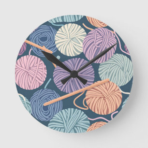 Gemütliche Wollknäuel und Stricknadeln Nahtlos Runde Wanduhr