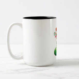 Gemütlicher Welpe im Weihnachtsstrumpf Zweifarbige Tasse
