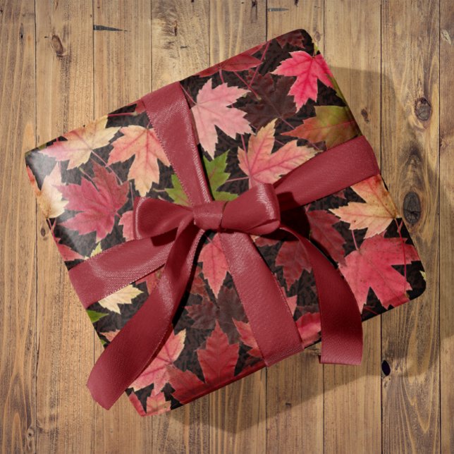 Gemütliches fallendes Blätter Jeden Anlaß Wrapping Geschenkpapier (Cozy Falling Leaves All Occasion Wrapping Paper
Beautiful maple leaves in red, pink, green, gold.)