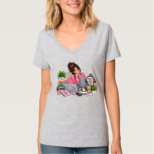 Gemütliches Kaffee-Studien-Mädchen – Hart arbeiten T-Shirt