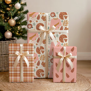 Gemütliches Pink & Brown Pinecones Kariert Holiday Geschenkpapier Set