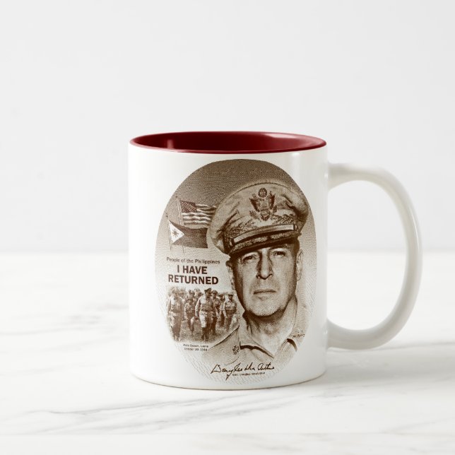 Gen. MacArthur I sind zurückgekommen (Brown-Druck) Zweifarbige Tasse (Rechts)