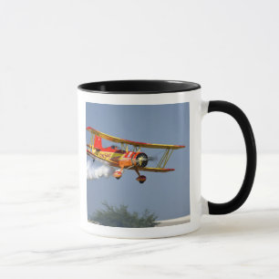 Gene Soucy beim Kunstflug in Grumman Tasse