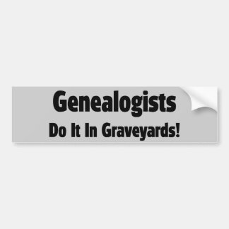 Genealoge tun es auf Graveyards Autoaufkleber