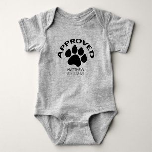 Genehmigtes im Jahr 2018 geborenes Baby Name Bodys Strampler