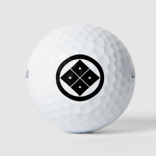 Geneigte vier eckige Augen im Kreis Golfball