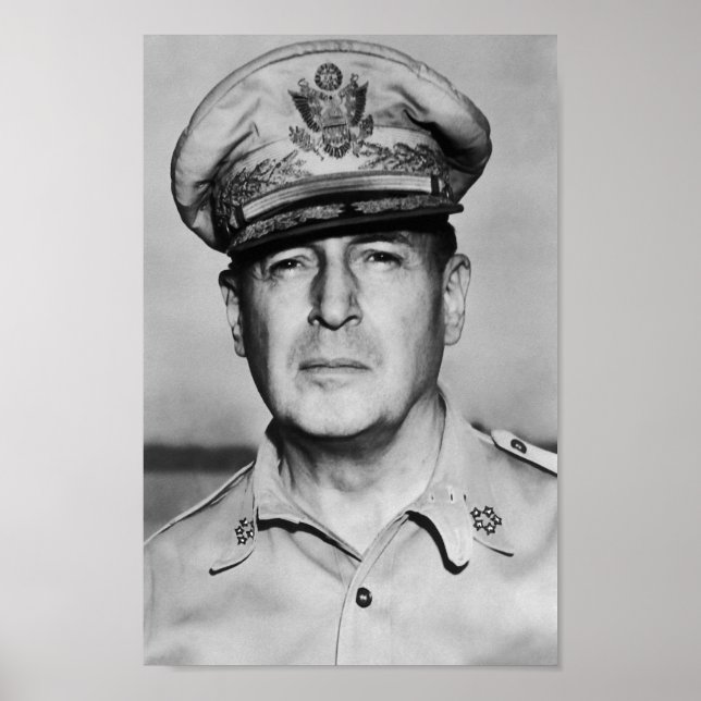 General Douglas MacArthur Portrait Poster (Vorne)