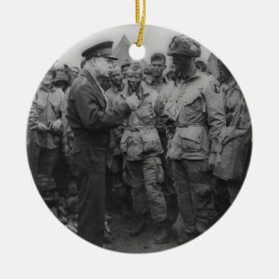 General Dwight D. Eisenhower mit Fallschirmjägern Keramikornament