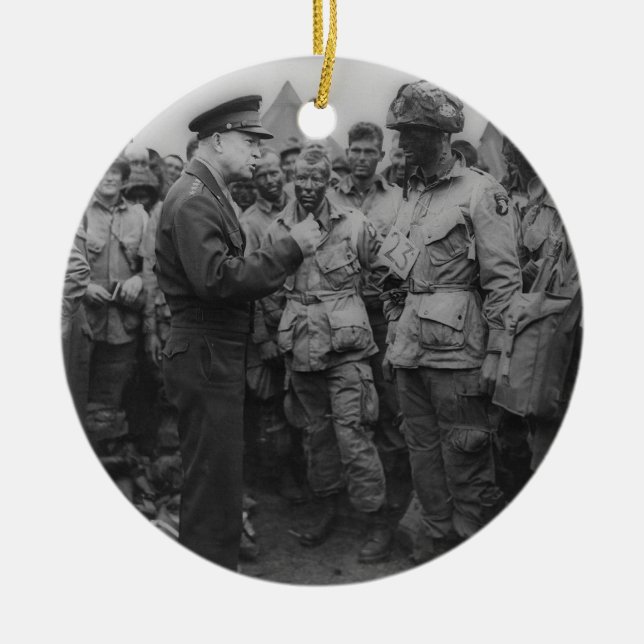 General Dwight D. Eisenhower mit Fallschirmjägern Keramikornament (Vorne)