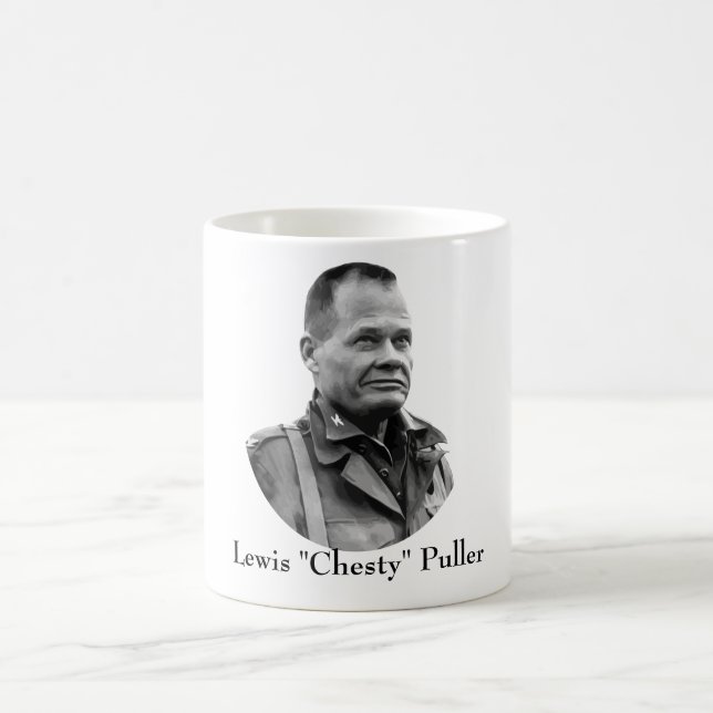 General Lewis Burwell Puller -- "Chesty " Tasse (Mittel)